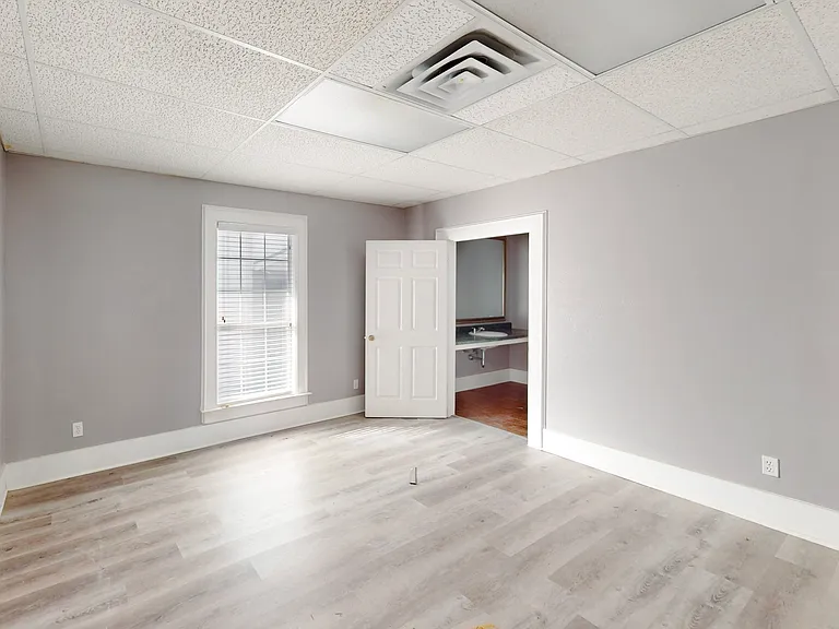 409 W Main St — Photo 14