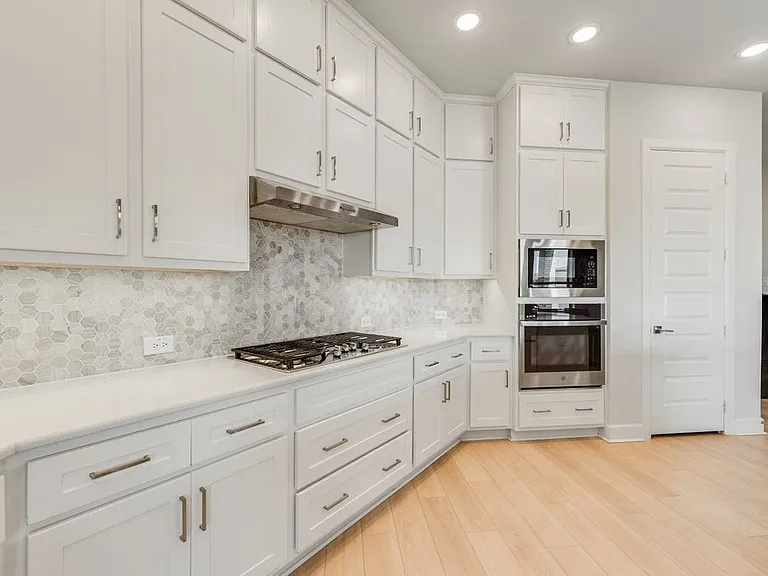 2201 Peters Colony Dr — Photo 6