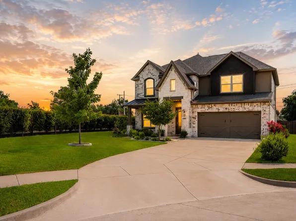 2828 Dancing Flame Dr, Denton, TX 76201