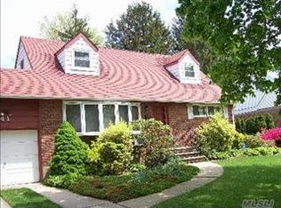 41 Underhill Ave, Syosset, NY 11791