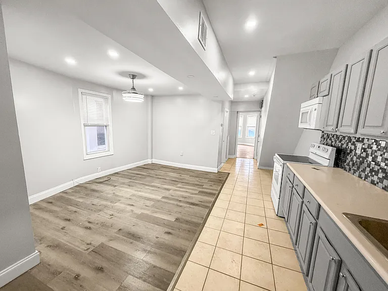 5341 Market St #2 — Photo 4