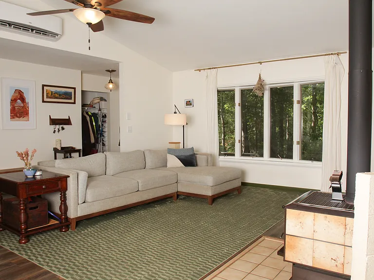 12 Evergreen Hill Dr — Photo 8