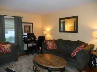 25 Mapleview Rd, Poughkeepsie, NY 12603