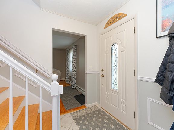5th image of 2 Northeast Ln