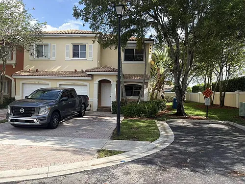 11500 NW 33rd St Photo 1