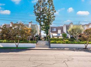 18340 Collins St Unit D, Tarzana, CA 91356