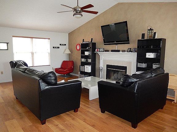 2nd image of 608 Weeping Willow Ln
