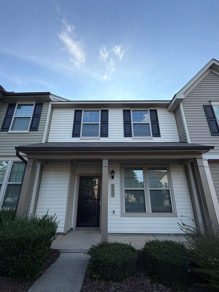 3 bed, 2.5 bath, 1398 sqft, $1,625 — Photo 1