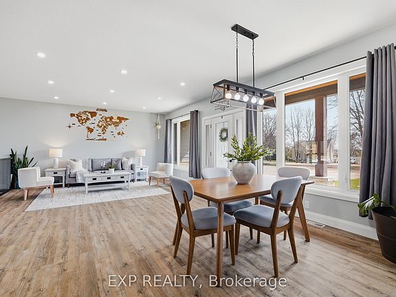 4th image of 43830 Cranbrook Rd