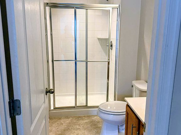 5th image of 6515 Langbrooke Ct #2