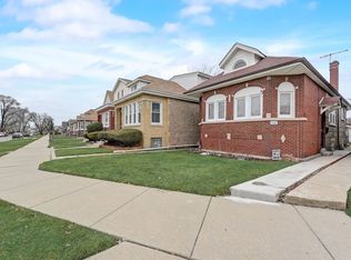8833 S Winchester Ave, Chicago, IL