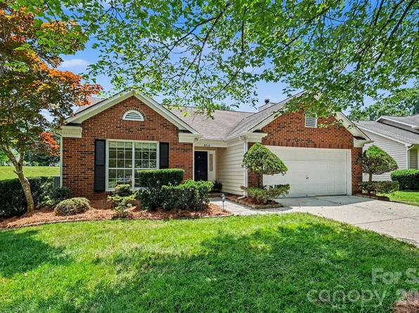8316 Rhian Brook Ln, Charlotte, NC 28216
