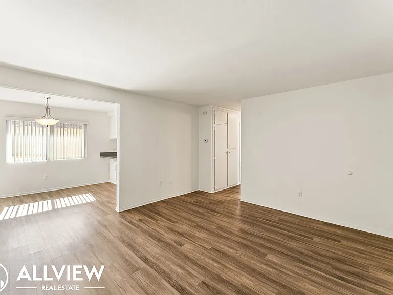 17972 Baron Circle — Photo 6
