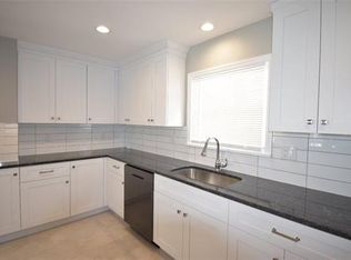 15 Overlook Ter, Fords, NJ 08863