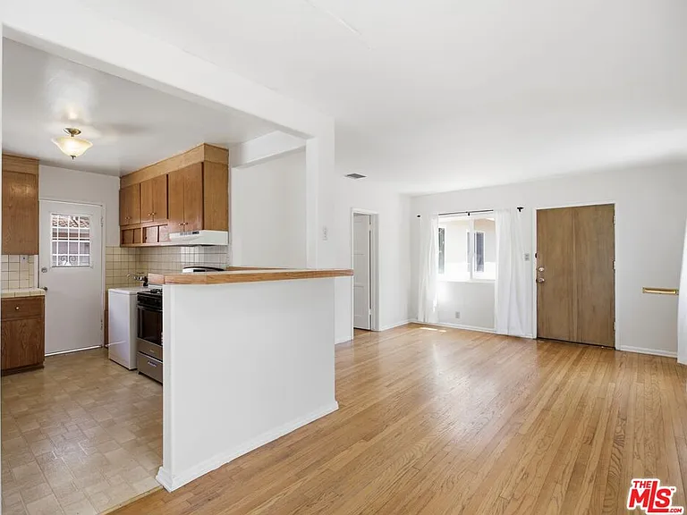 4142 Lincoln Ave — Photo 5