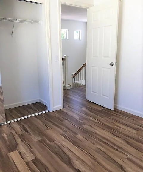 1073 McKay Dr — Photo 9