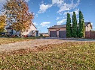 1907 W Neuman Rd, Pinconning, MI 48650