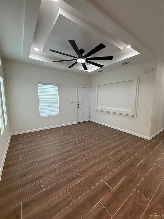3 bed, 2.0 bath, 1050 sqft, $1,300 — Photo 3