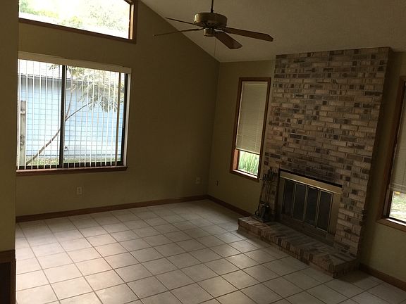 4th image of 295 Millview Ct