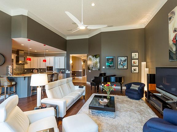 LIVING ROOM 1