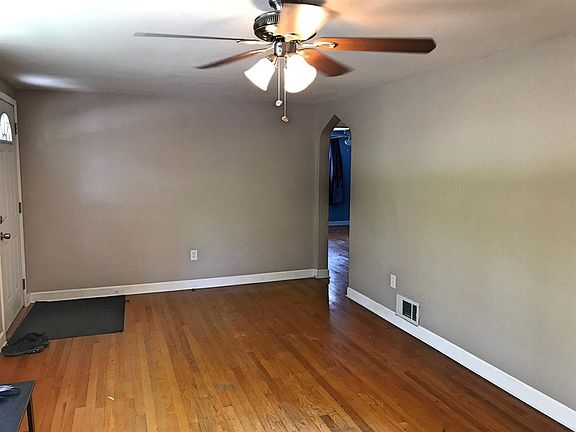 3rd image of 16 Sycamore Dr