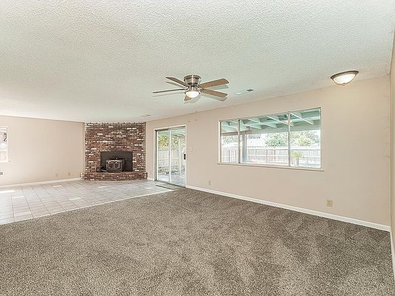 3rd image of 1375 S Cyrier Ave