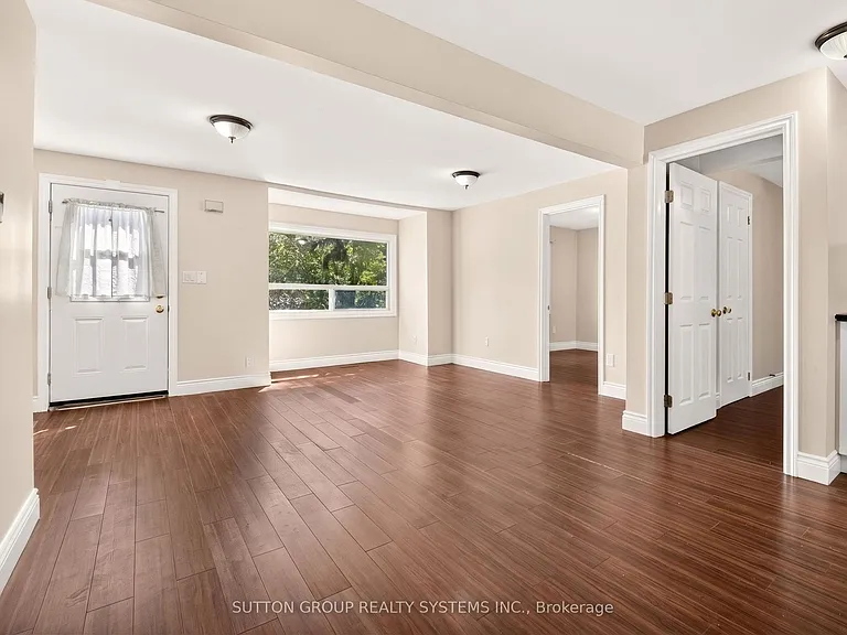 2082 Lilac Dr — Photo 6