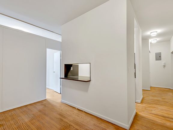 3rd image of 121 Madison Ave APT 11G