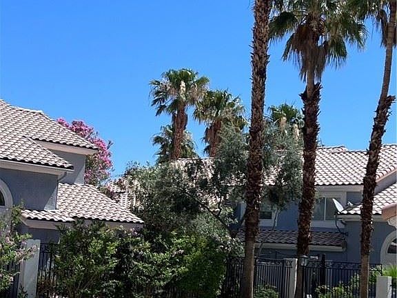 3rd image of 8413 Pacific Fountain Ave