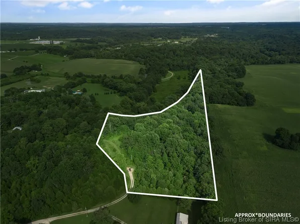 3349 W Deer Valley Lane, Fredericksburg, IN 47120