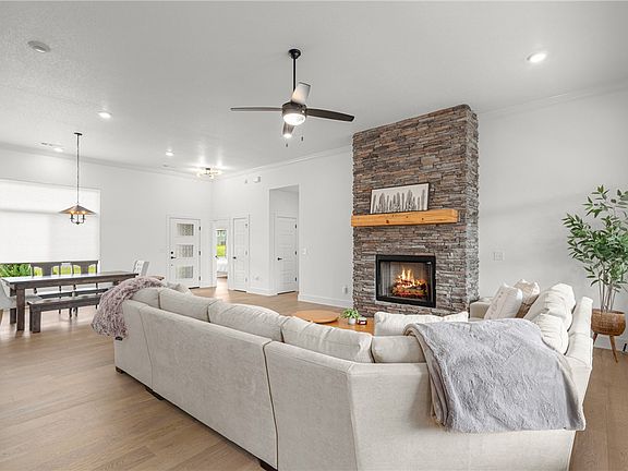 4th image of 19 Tiree Dr