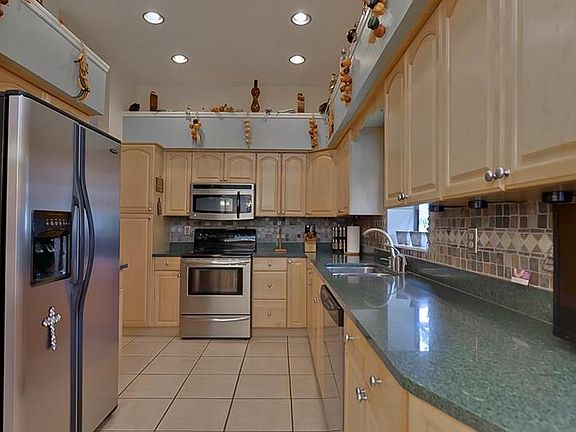 4th image of 3857 Goldfinch Ct
