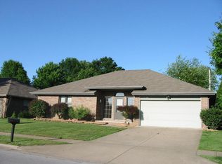 4132 S Parkcrest Ave, Springfield, MO 65807