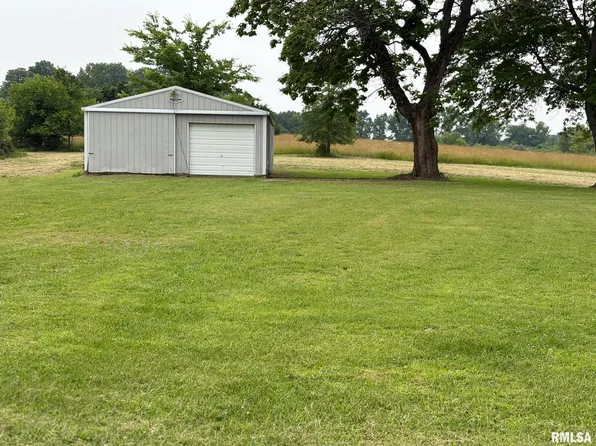24278 Fisher Ln, Macedonia, IL 62860
