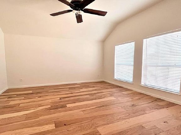 5th image of 413 Northbrook Ave