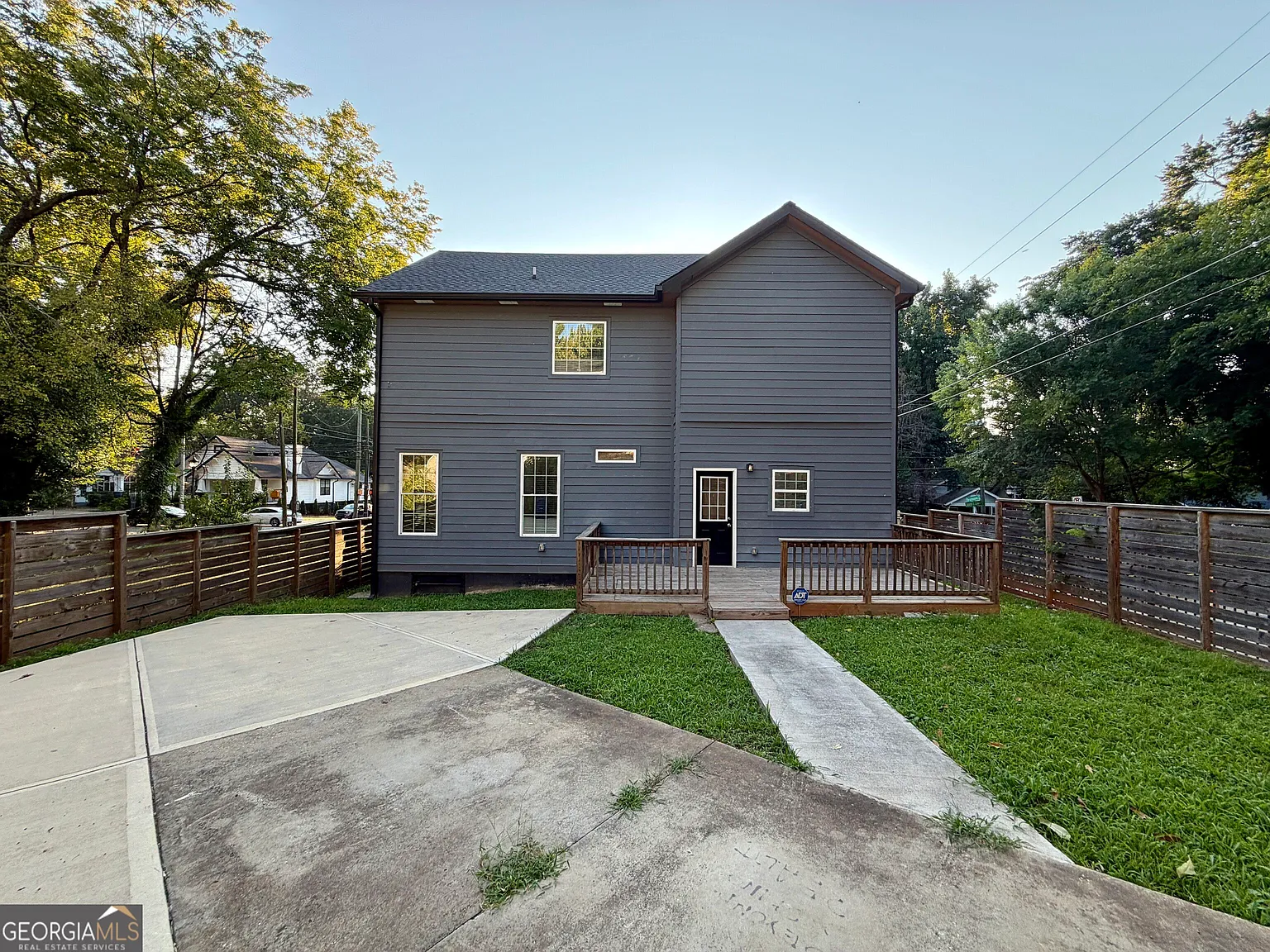 4 bed, 3.5 bath, 2166 sqft, $2,750 — Photo 2