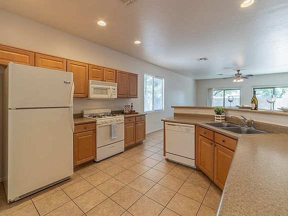 Breakfast Bar/Island