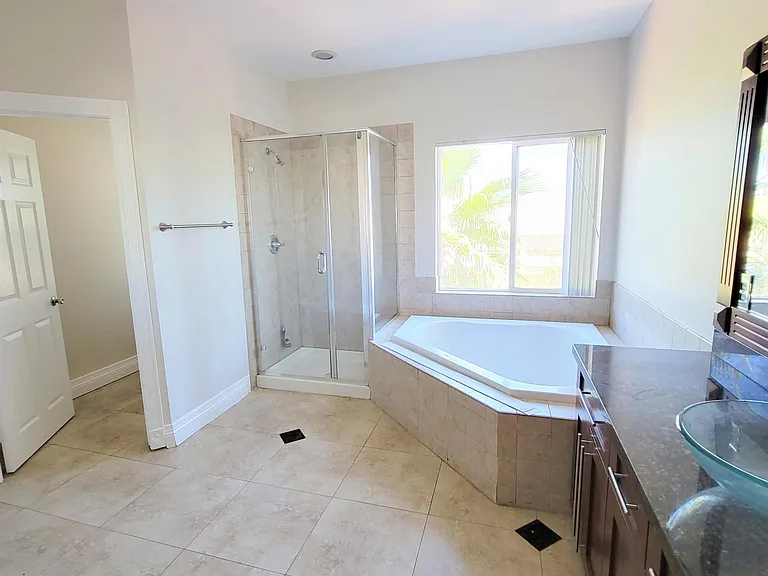 4482 Zev Ct — Photo 26