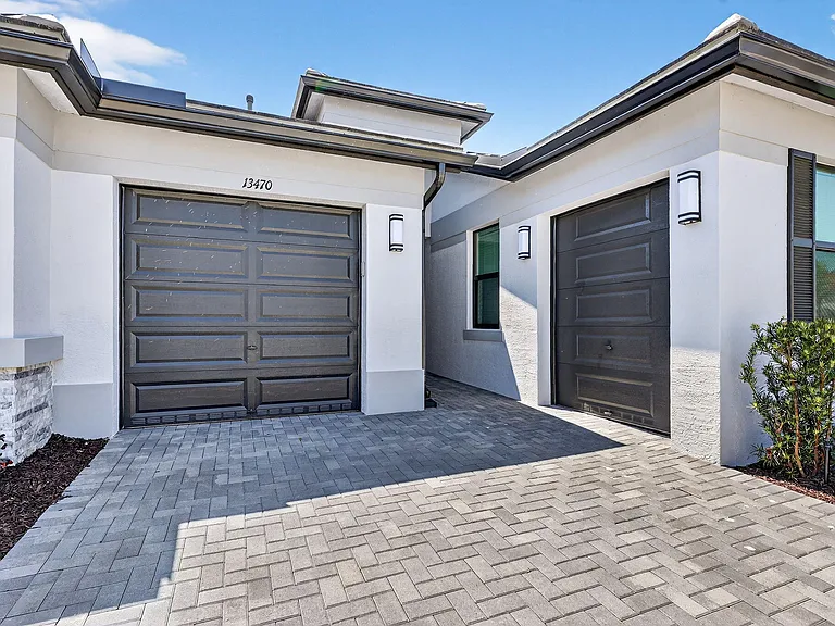 13470 SW Brightside Way — Photo 3