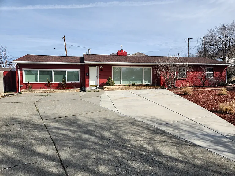 2885 E Loran Heights Dr — Photo 1