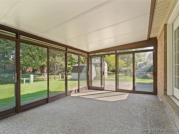 3rd image of 1113 Doebrook Drive