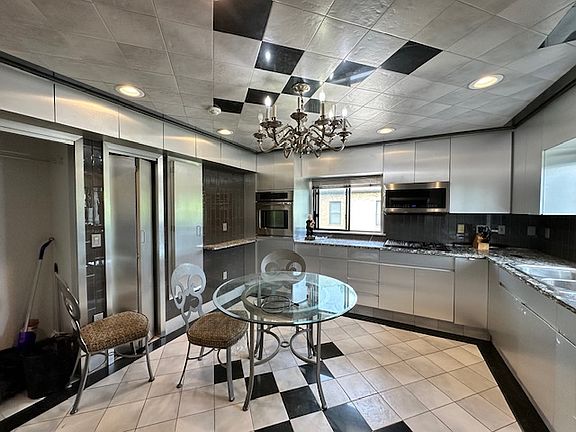 5th image of 300 River St #2