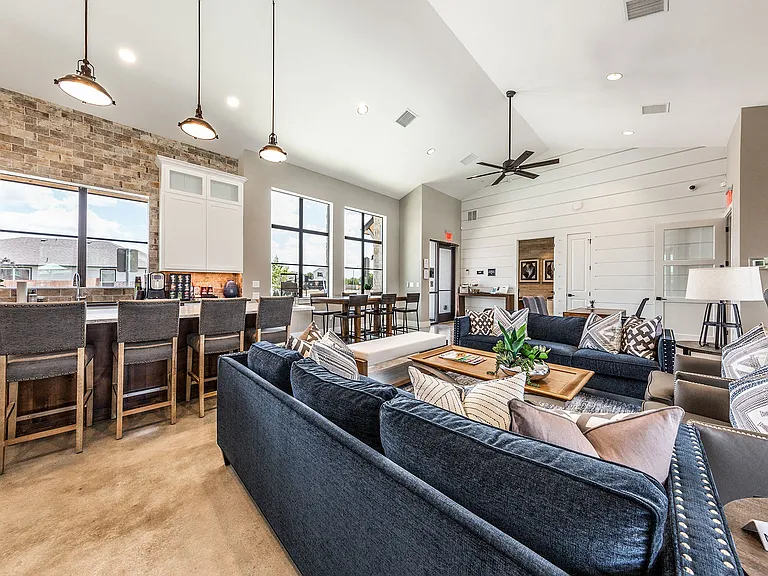 Clubhouse with Wi-Fi