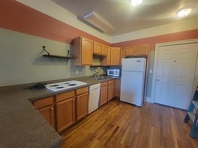 4th image of 131 W Alder St #K