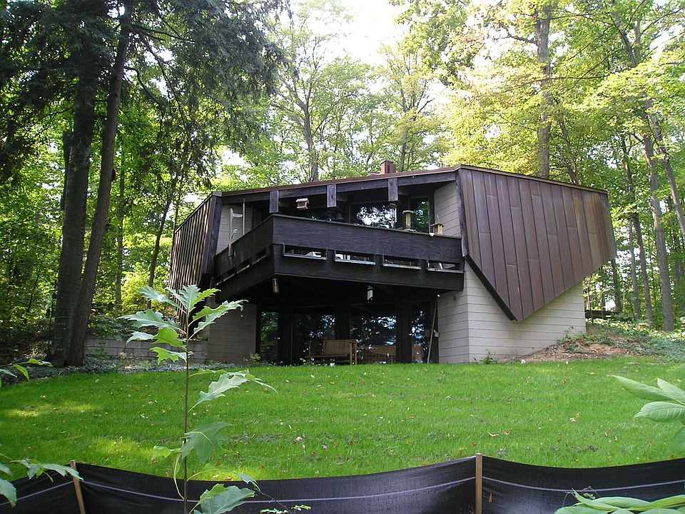 A "Frank Lloyd Wright" home