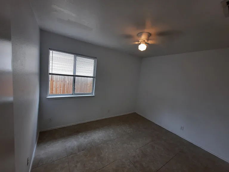 1335 Cougar Country — Photo 20