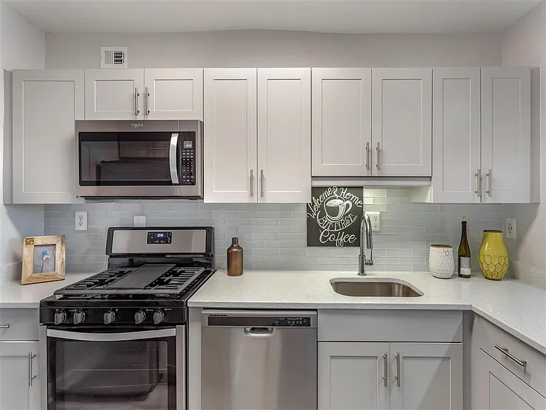 Potomac Towers — Photo 21