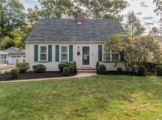 449 Vineland Rd, Bay Village, OH 44140