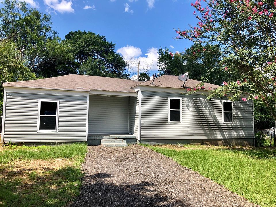1st image of 825 Manila Dr