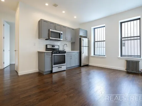 592 Albany Avenue image 6 of 6